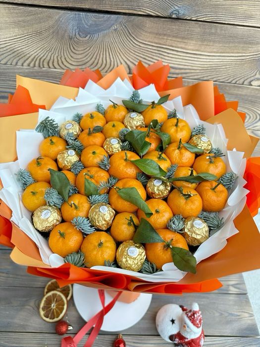 Букеты из фруктов и конфет