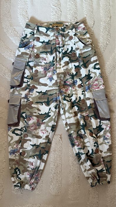 Pantaloni cargo camuflaj Mathilde