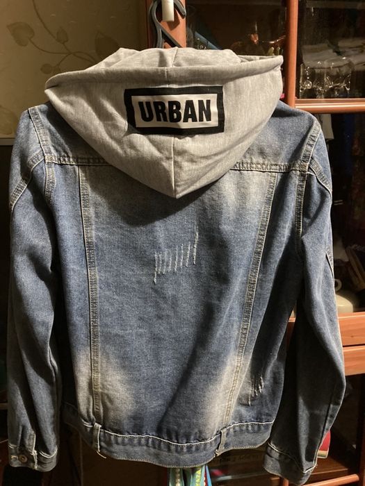 Продам  джинсовую куртку