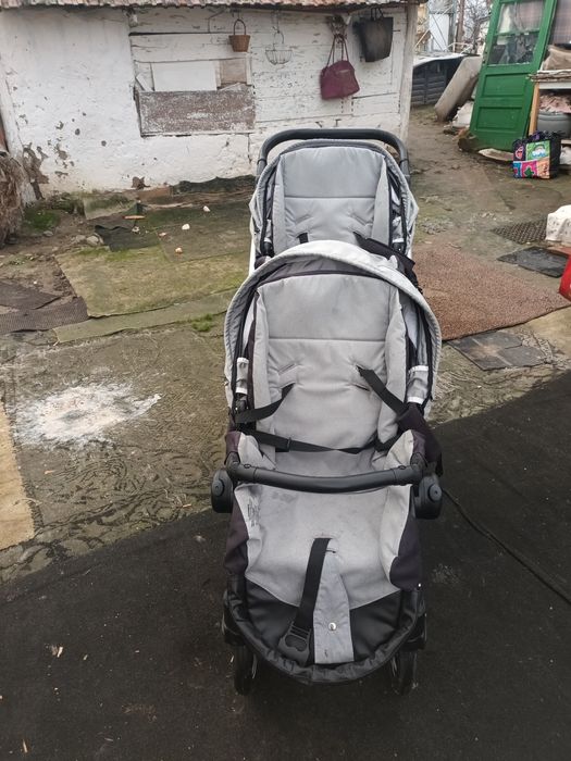Vând cărucior de gemeni,nu a fost folosit preț negociabil