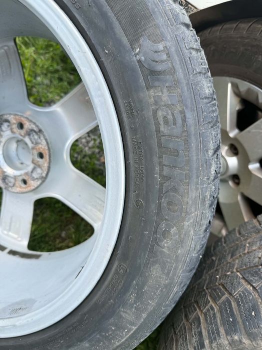 Комплект оригинални алуминиеви джанти Audi 19" с гуми Hankook.