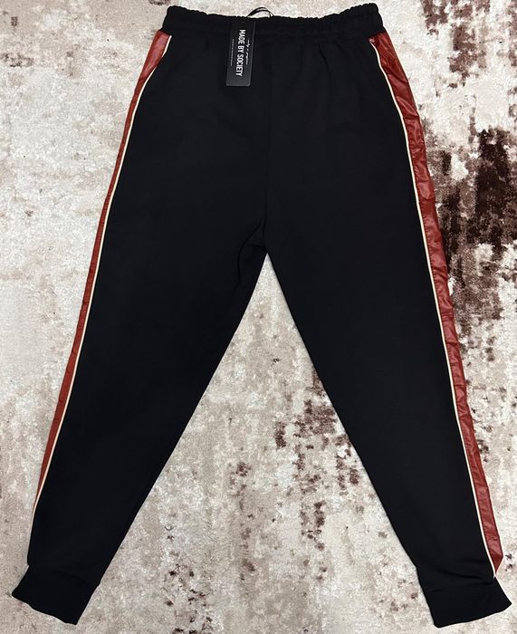 Vând compleu nou de bărbați Made by Society