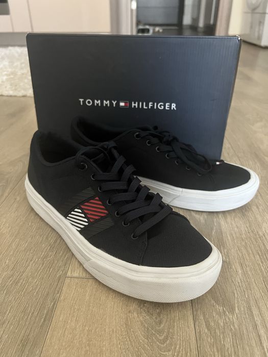 Тъмносини маратонки Tommy Hilfiger 42 номер