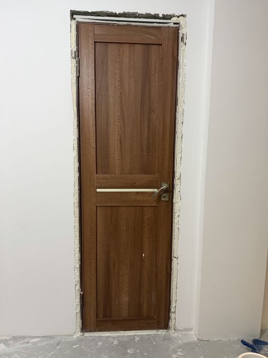 Двери межкомнатные б/у