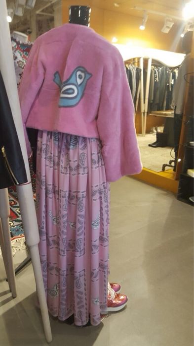 Дълка копринена рокля в красив розов цвят