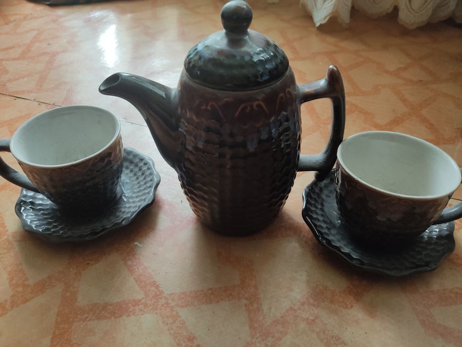 Чайник с двумя кружочками.