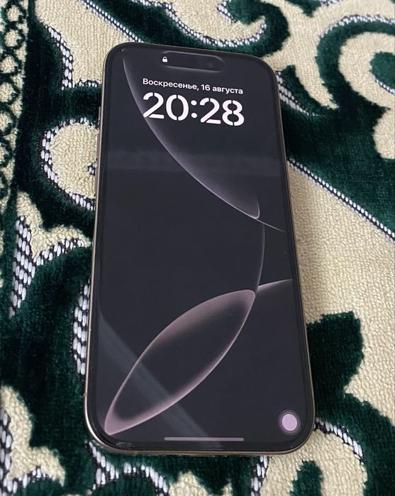Продам Iphone 16 pro