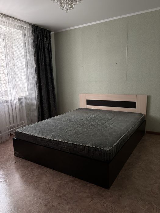 Продам двухспальную кровать
