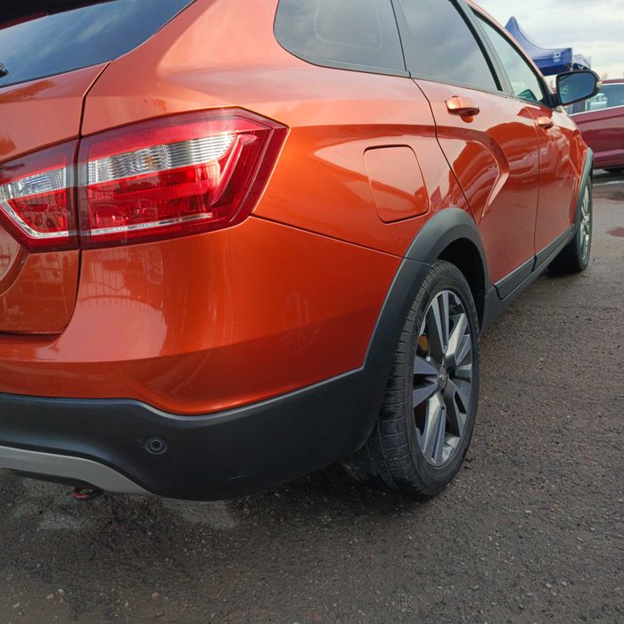 LADA VESTA SW CROSS 1.6 MEXANIKA 1 qo'l haydalgan moshina holati zor