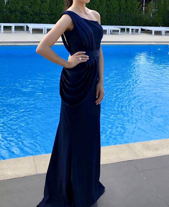 Vând rochie lungă de seară bleumarin