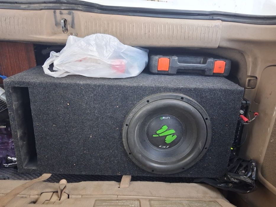 Продам Mazda MPV