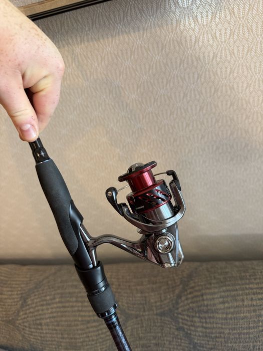 Спининг въдицаSavage Gear SG4 Defiance u макара Shimano Stradic ci4
