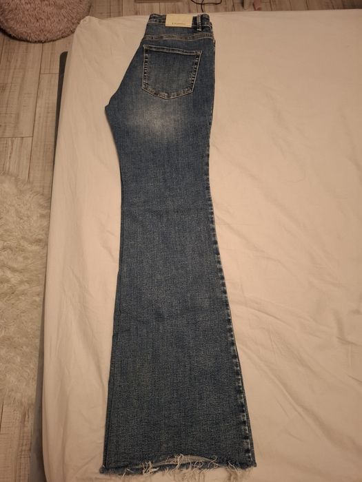 Blugi Stradivarius mar 40