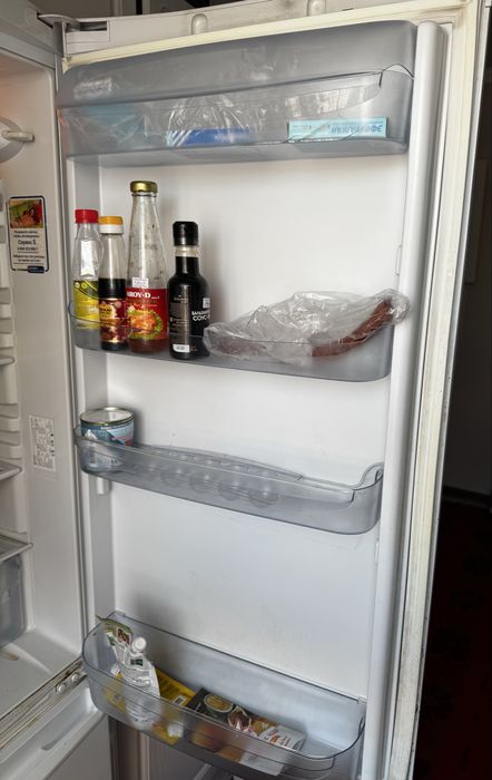 Продам холодильник Indesit