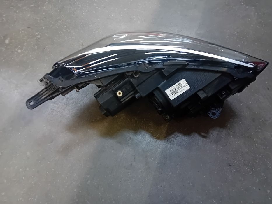 Far stanga Opel Crossland halogen