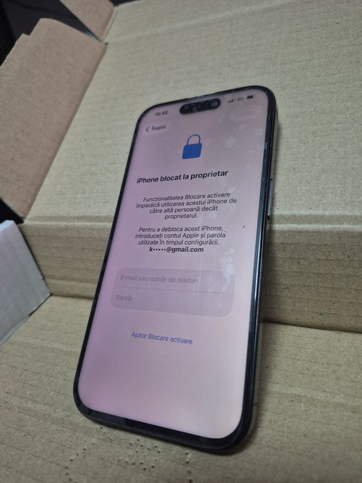 Vând iphone 15 pro 256gb pentru piesă