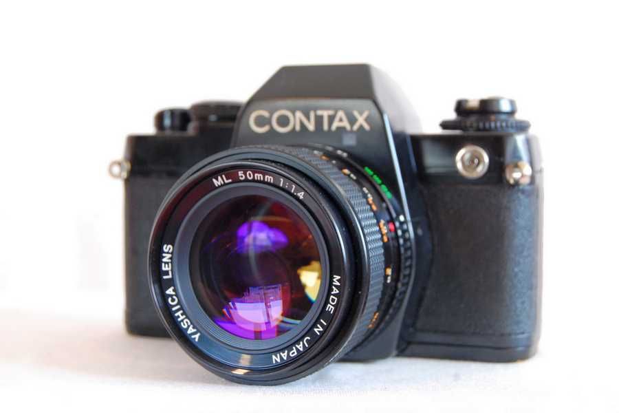 Contax 139 quartz cu obiectiv yashica ml 1.4 50, aparat foto film
