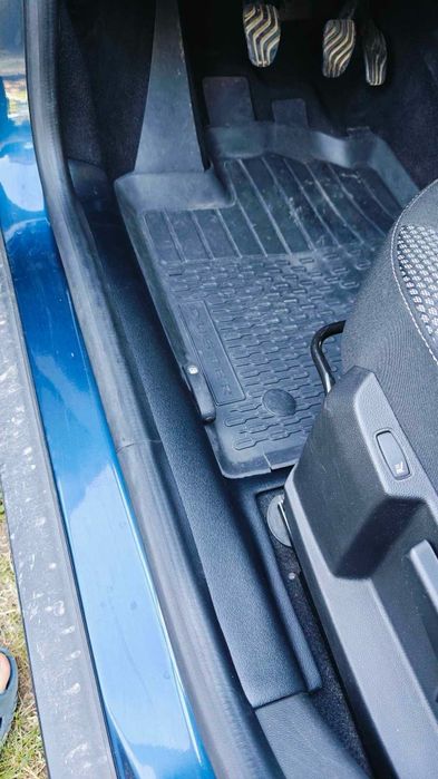 Ornamente protectie covor, prag Dacia Duster 2