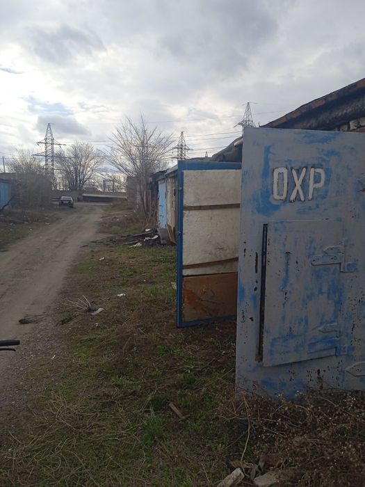 Продается гараж в городе