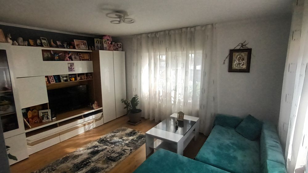 Casa de vanzare la 4 km de Târgu Jiu