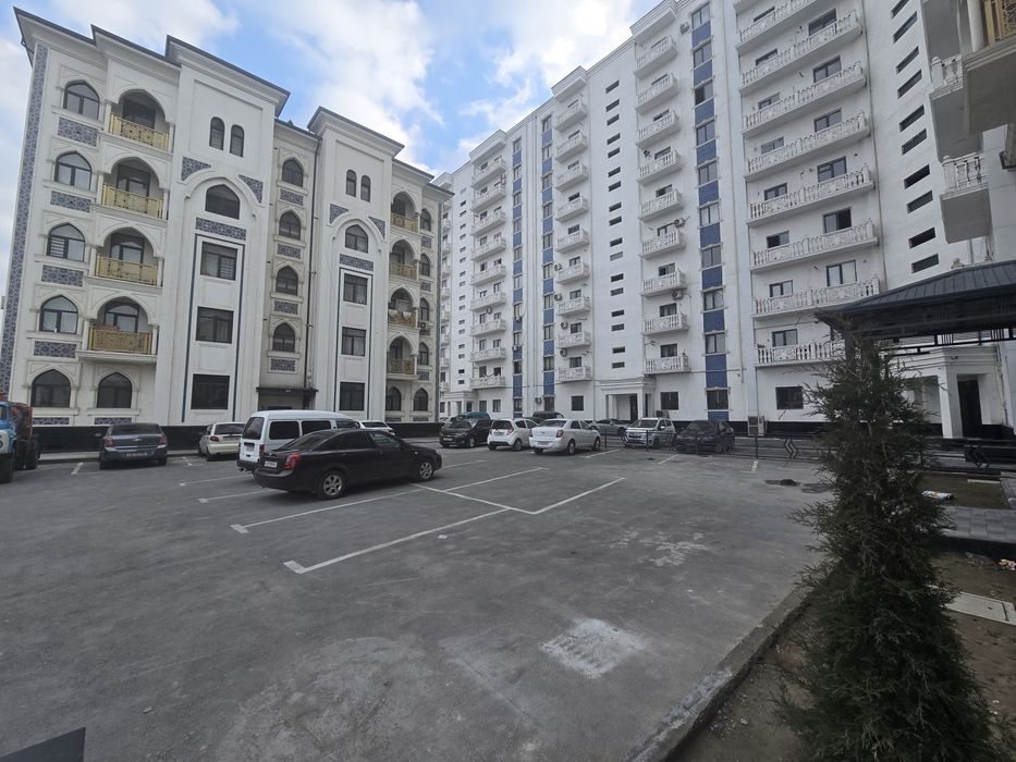 Ijaraga 2 xonalik luks uy beriladi fa siti 2 maktab oldida