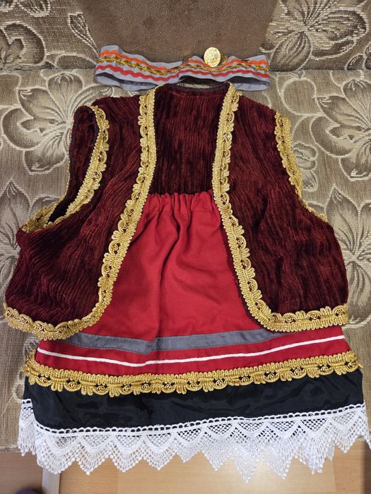 Българска носия б