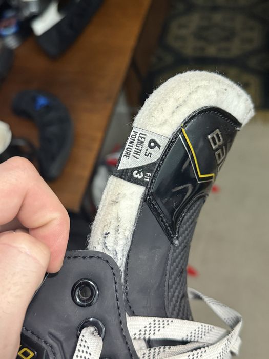 Продам коньки bauer supreme m40