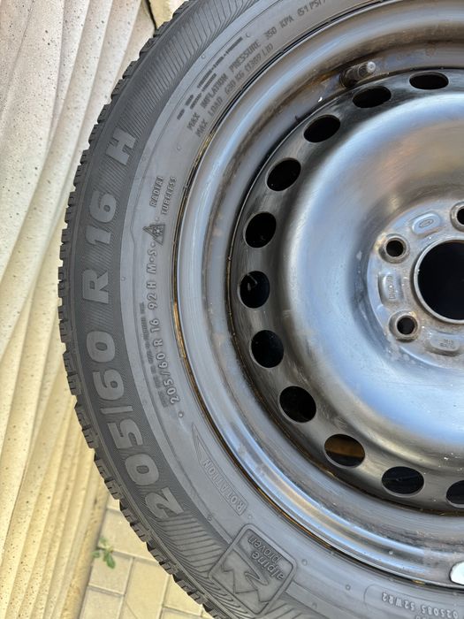 Jante de tabla 16 zol Ford Focus mk4 cu cauciucuri de iarna 205/60/16