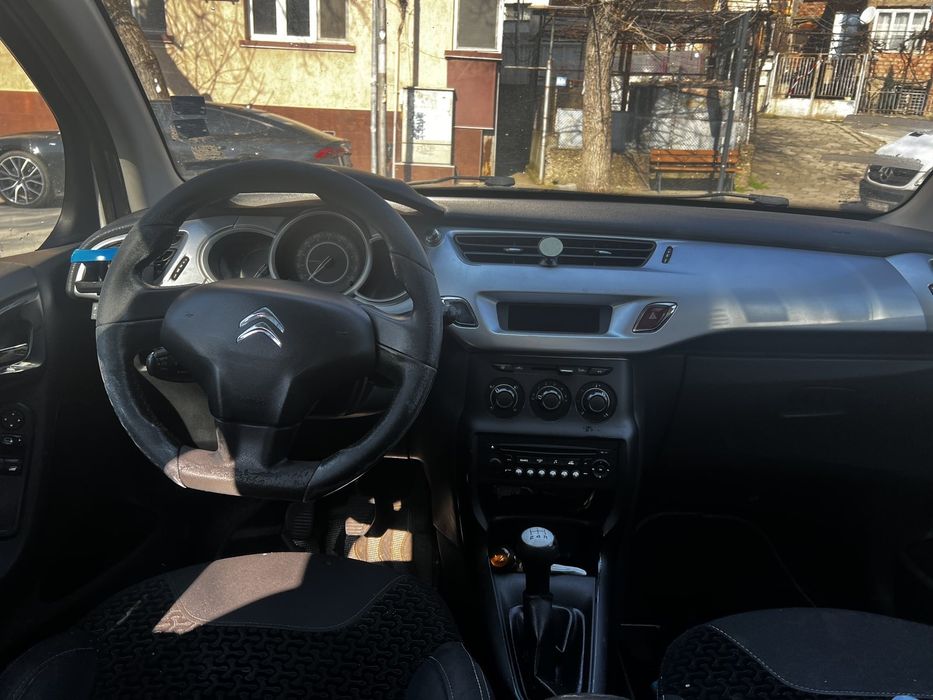 Ситроен C3 цял на части