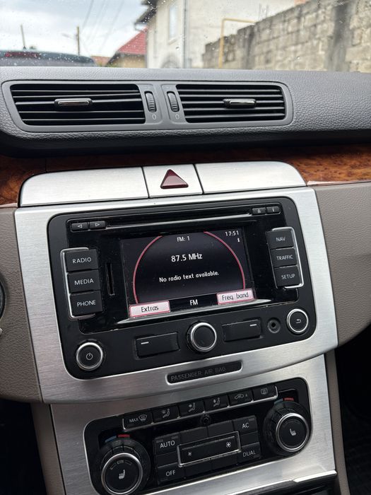 VOLKSWAGEN Passat 2010 — imagine 3