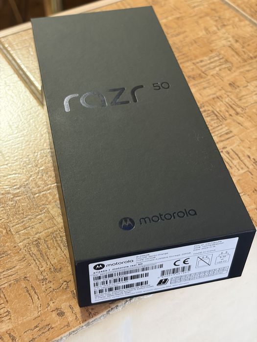 Motorola Razr 50 8+16 Gb