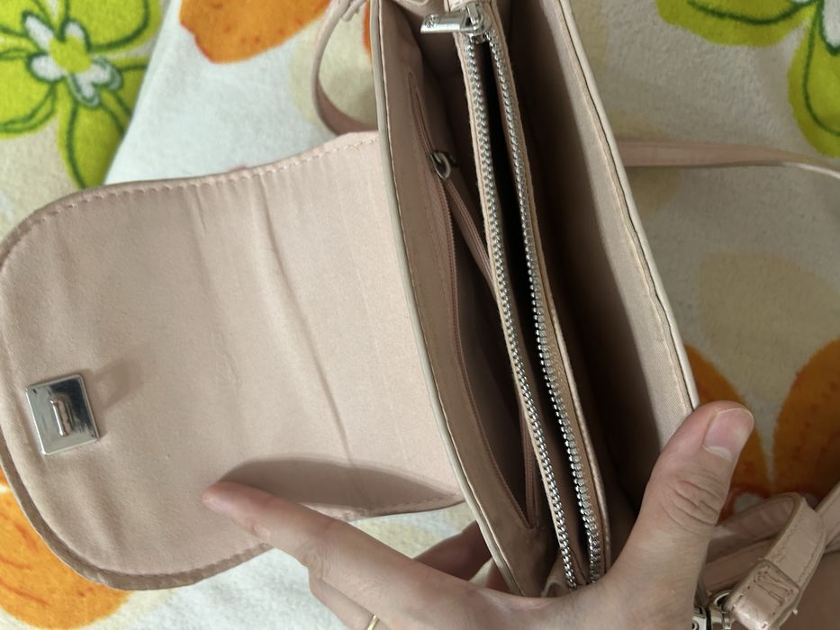 Продам красивую сумку страдивариус