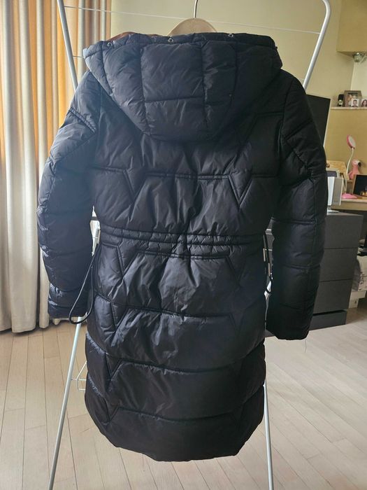 Зимно дълго черно яке