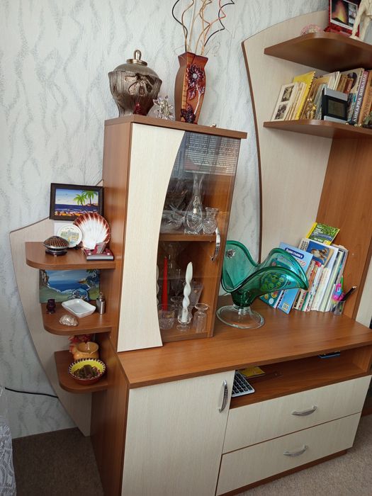 Продавам секция в отлично състояние