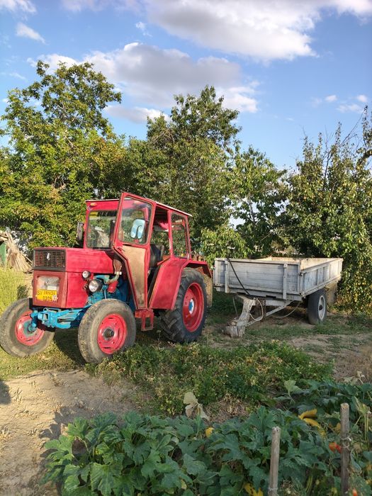 Vând tractor U 445 și remorcă monoax