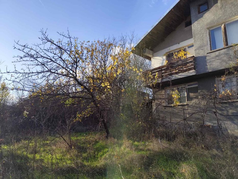 Къща двуетажна вила масивна