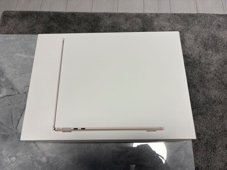 Macbook Air M2 13inch Starlight