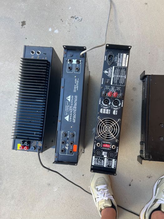 Усилвател belinger ,crest audio