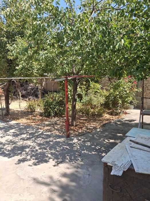 Продаётся угловой участок 3,7сотки недалеко от ул.Себзор.