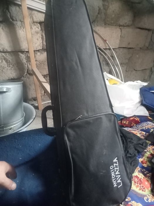 Музыкальный инструмент скрипка