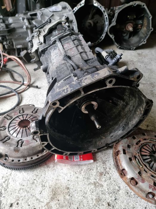 Cutie ford transit 2.4 6 trepte