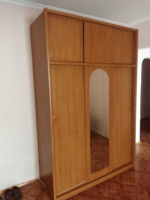 Продается мебель б/у шкаф ,кровать ,диван