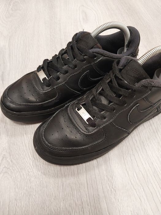 Vând air force 1 si 4 perechi de blugi Bershka