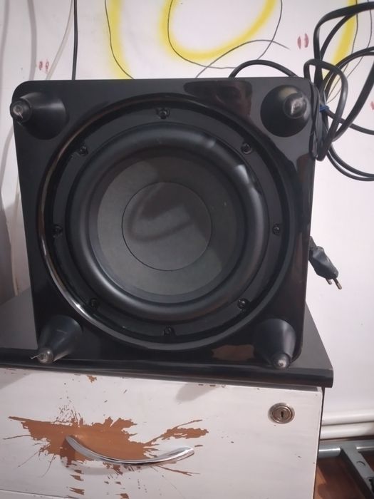 Vând subwoofer Harman Kardon hkts 200