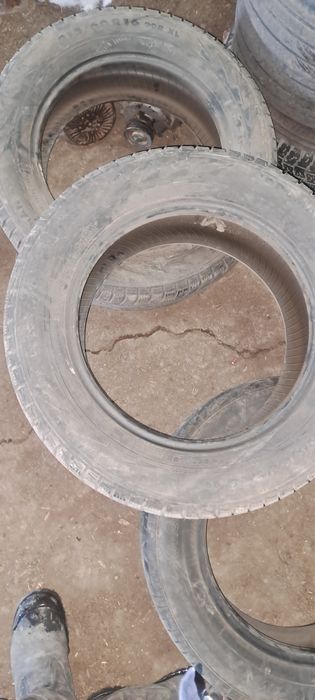 Продам две покрышки