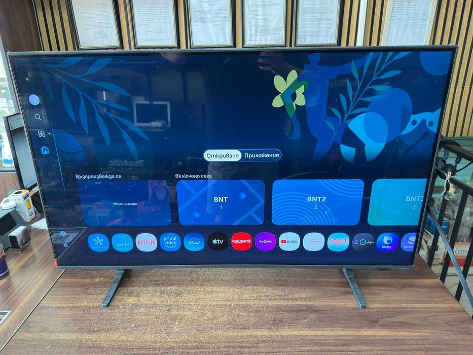 Телевизор Samsung LED 43DU8572 – 43" (108 см) Smart TV, 4K Ultra HD