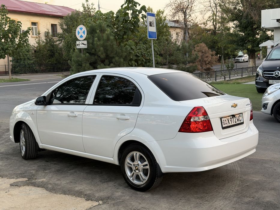 Nexia 3 sotiladi srochno