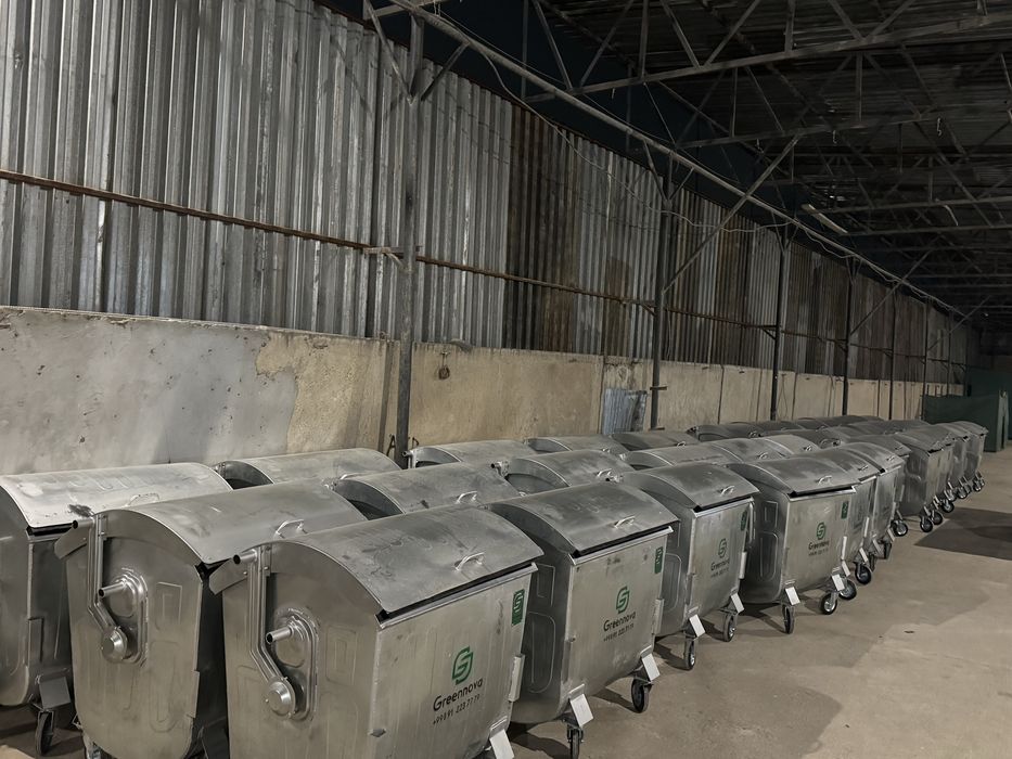 Мусорный  контейнер