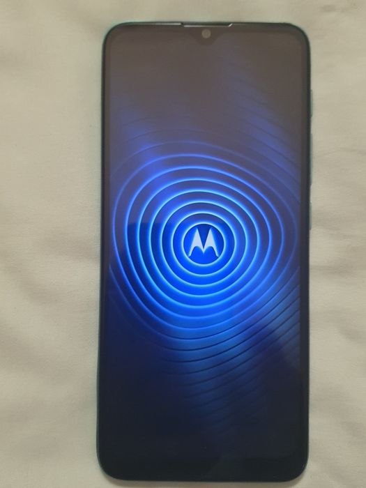 Motorola E 20...