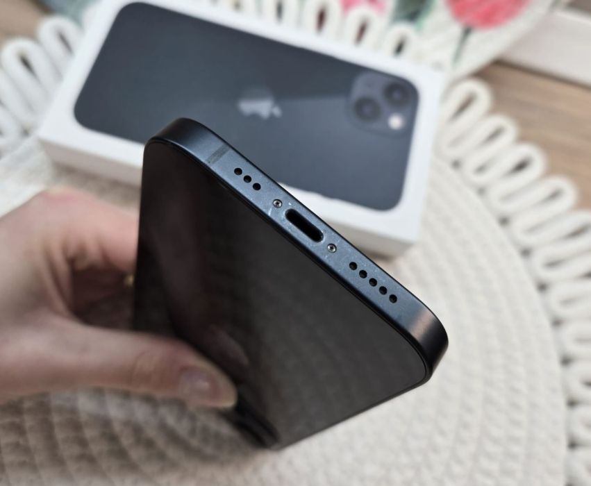 iPhone 13 Midnight blue